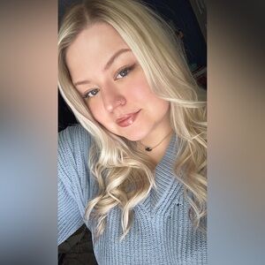 Meet your Posher, Kayla